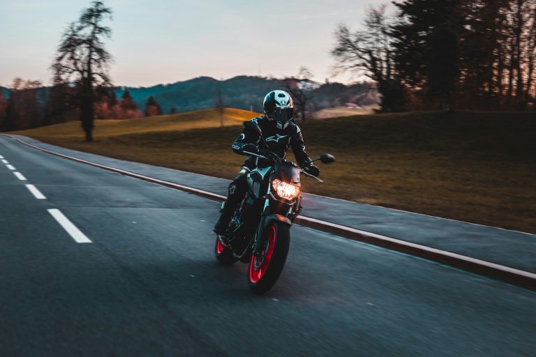découvrez toute l'actualité sur les motos, les derniers modèles, les astuces pour l'entretien et les conseils pour les passionnés de la moto.