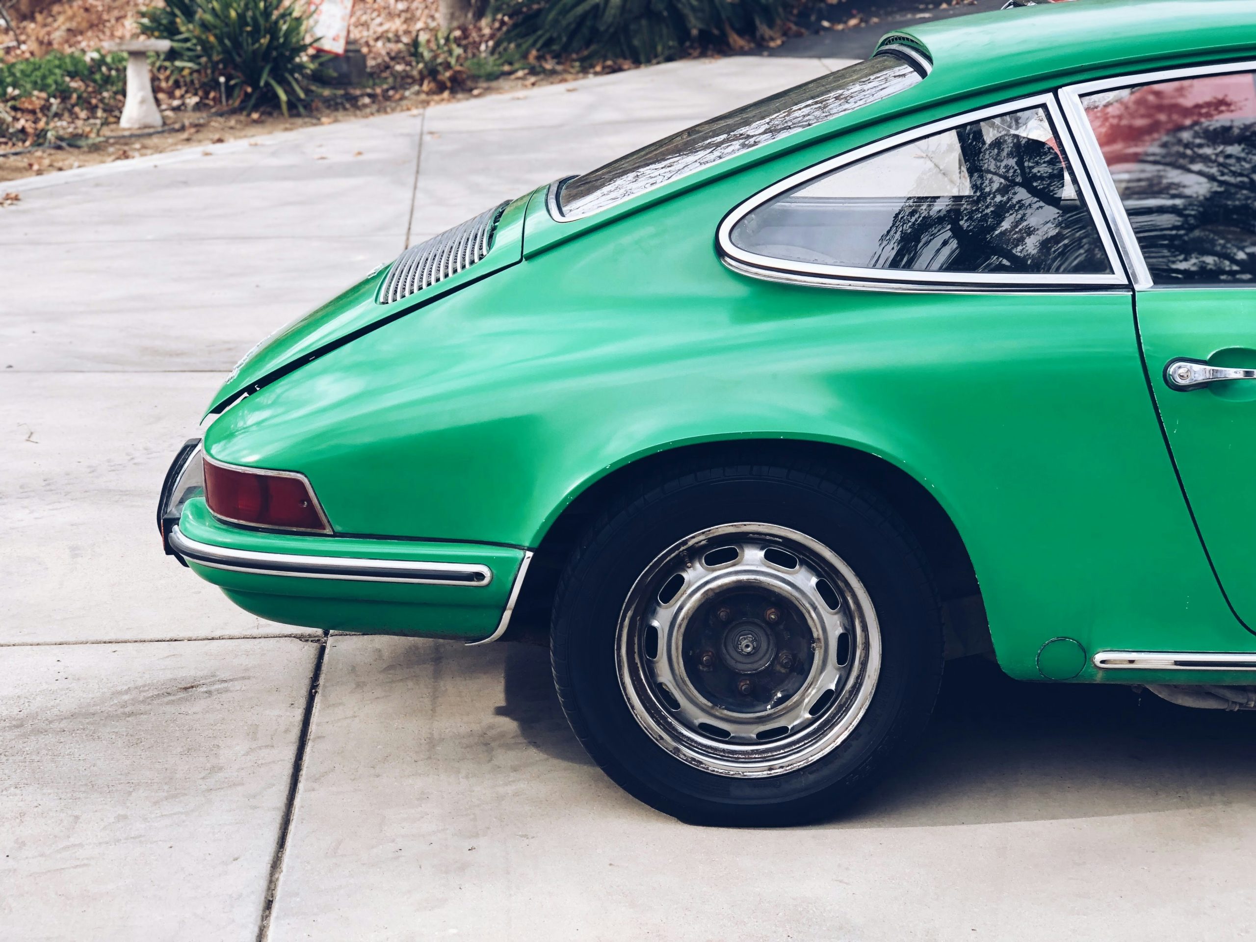 louez une porsche de luxe avec nos services de location de voitures haut de gamme.