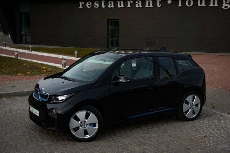 découvrez la gamme de voitures électriques bmw, alliant performance et durabilité pour une conduite éco-responsable.