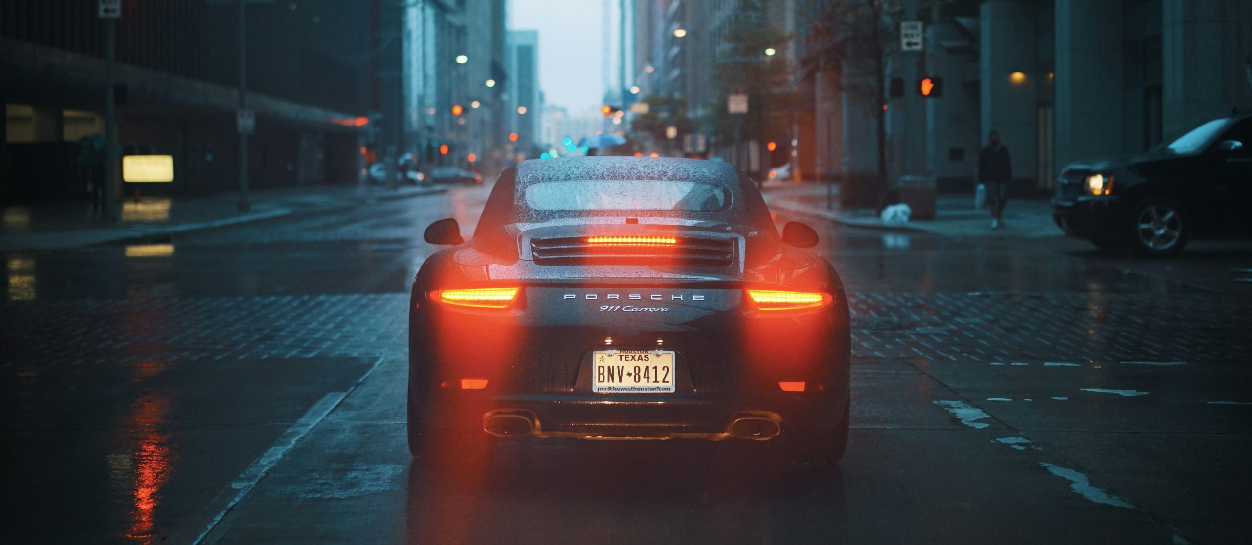 découvrez la porsche panamera, un modèle de voiture prestigieux alliant puissance, luxe et élégance. obtenez plus d'informations sur ce véhicule haut de gamme ici.