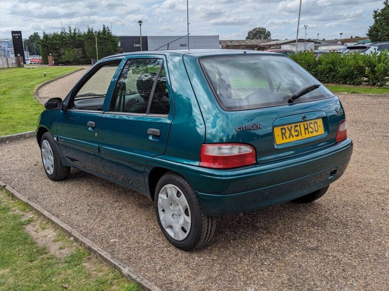 Citroën Saxo automatique de 2001 en excellent état mise en vente