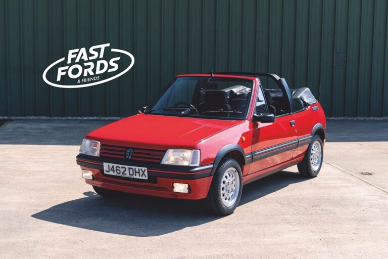 Peugeot 205 CTI 1.6 de 1992 en parfait état, photographiée lors d'une vente aux enchères en 2024