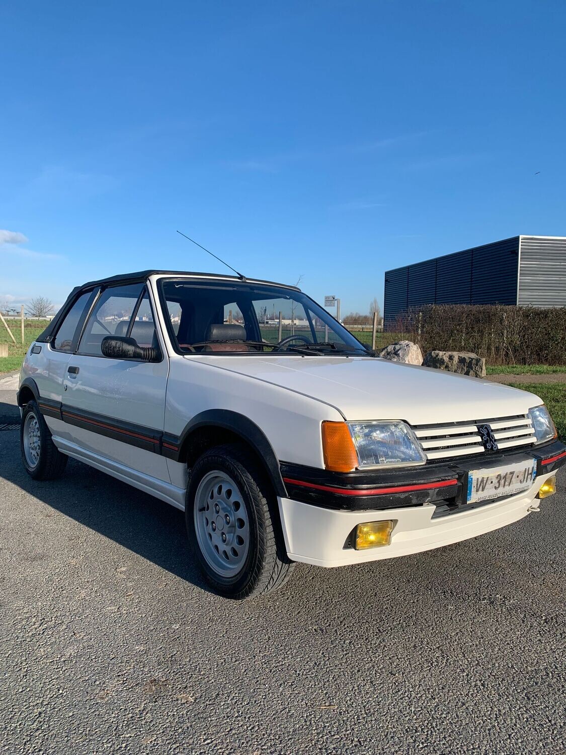Peugeot 205 CTI blanche