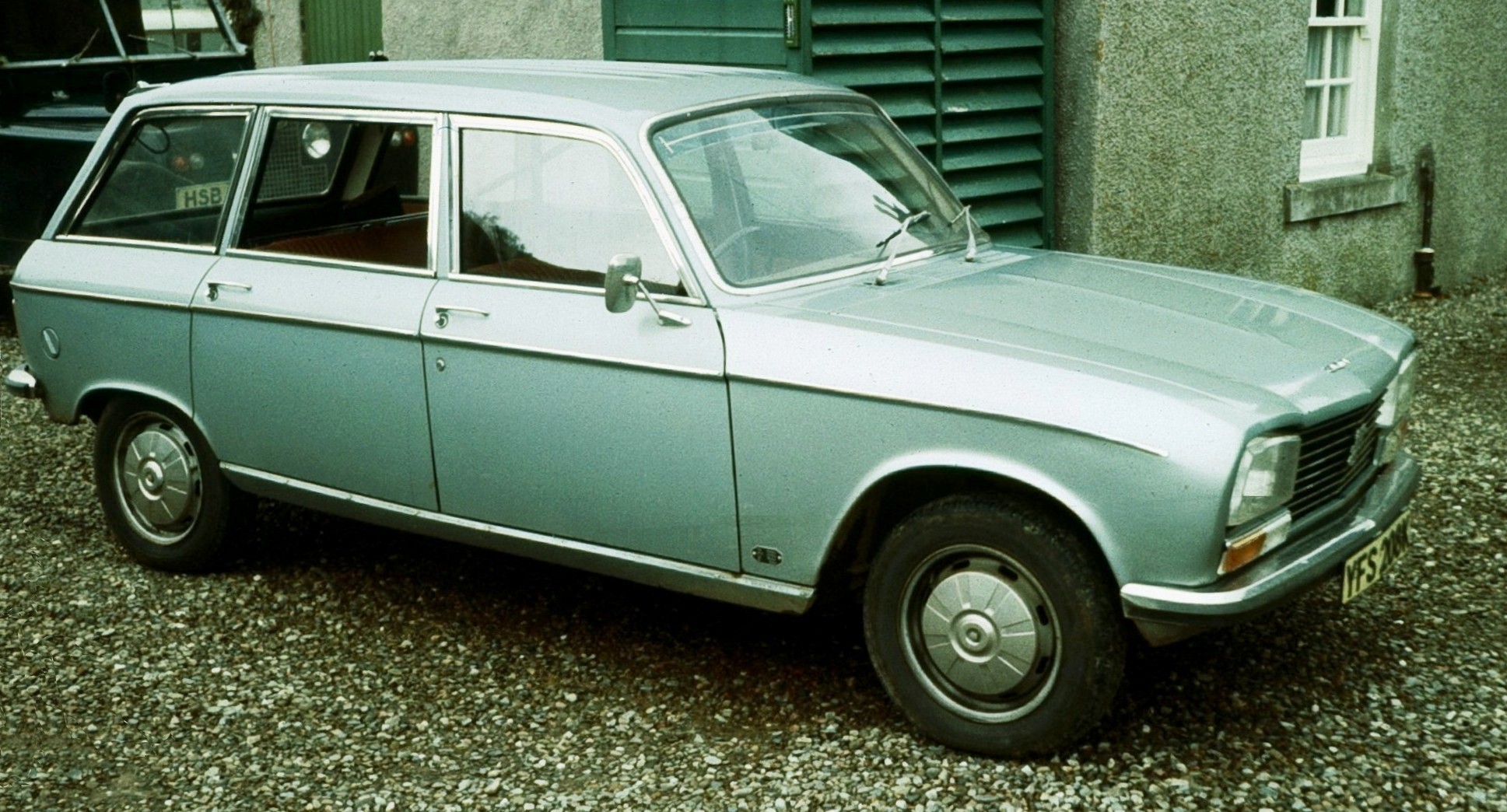Peugeot 304 Estate en campagne