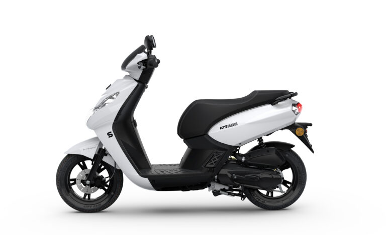Scooter Peugeot Kisbee S 50 blanc idéal pour les déplacements urbains